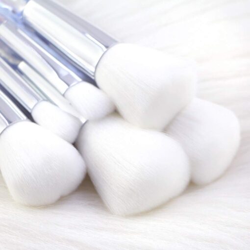 10 Piece Essential Professional Makeup Brush Set close up